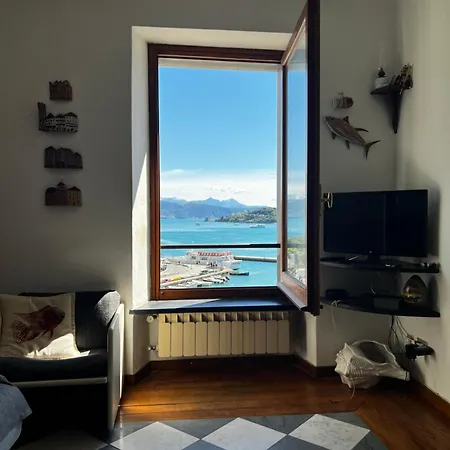 Portovenere, Vista Sulla Calata *